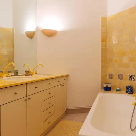 Provencal Charm In The Heart Of Apartment Paris